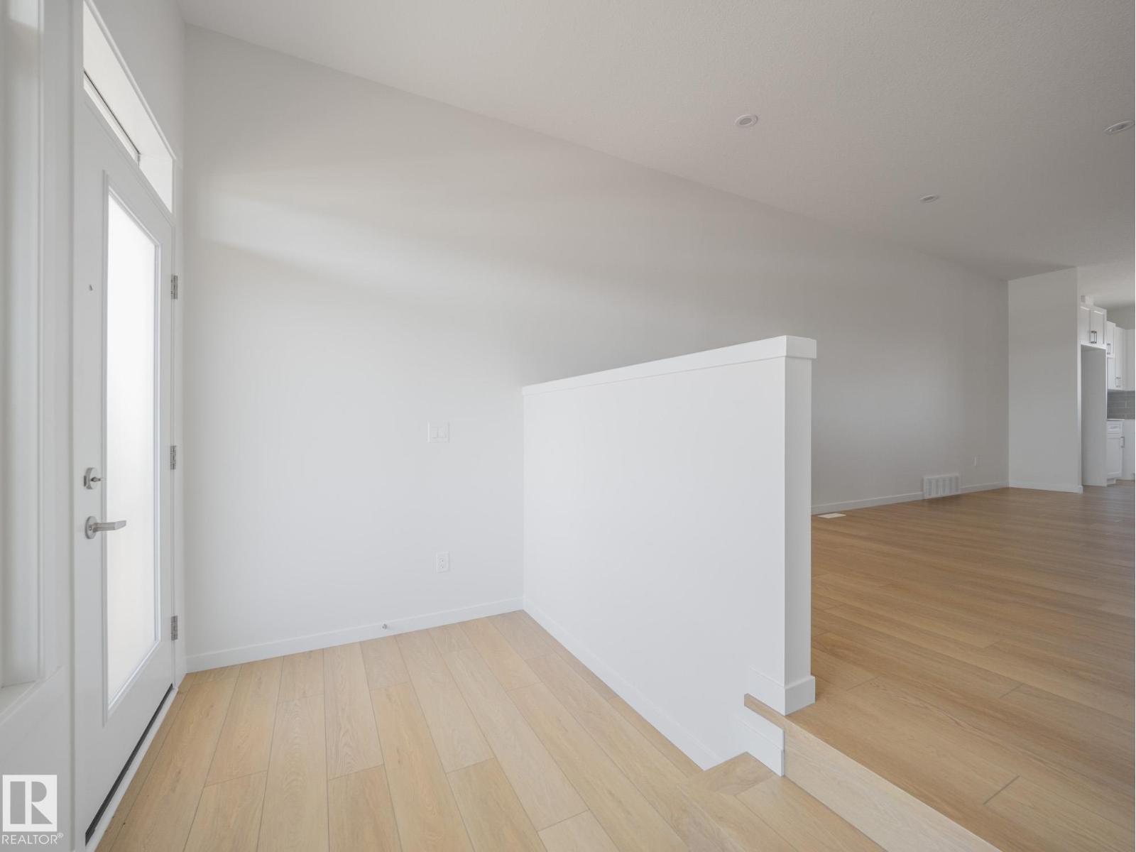 424 176 Av NE, Edmonton, Alberta  T5Y 4K6 - Photo 7 - E4494083