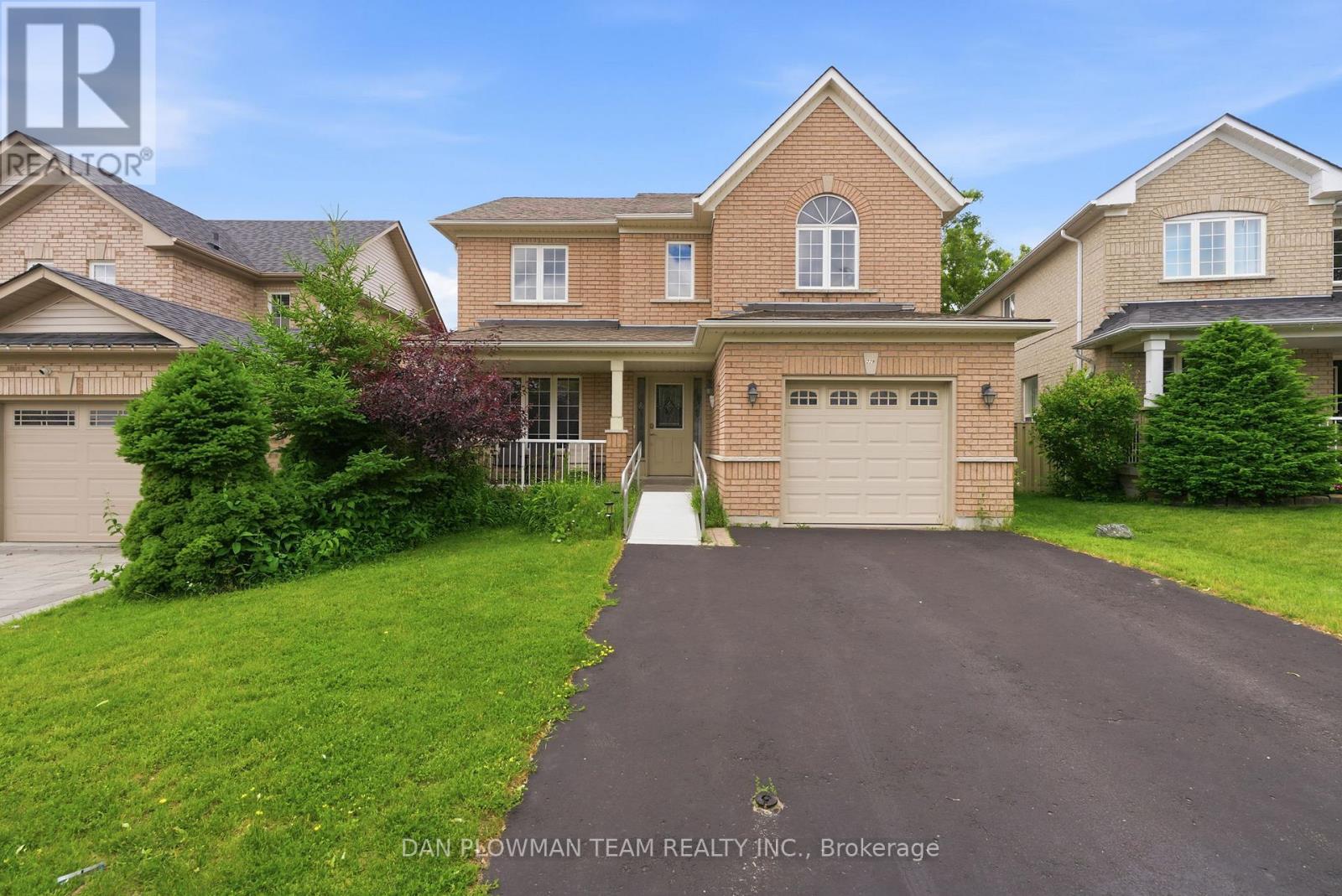 229 Huntington Crescent, Clarington, Ontario  L1E 3J5 - Photo 2 - E13455622
