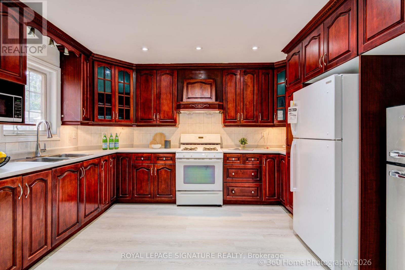 97 Donlands Avenue, Toronto, Ontario  M4J 3N9 - Photo 11 - E13455636