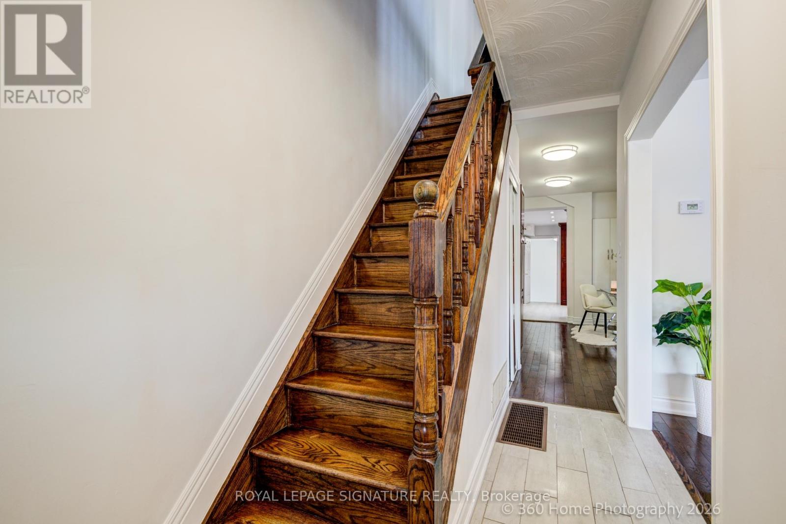 97 Donlands Avenue, Toronto, Ontario  M4J 3N9 - Photo 14 - E13455636
