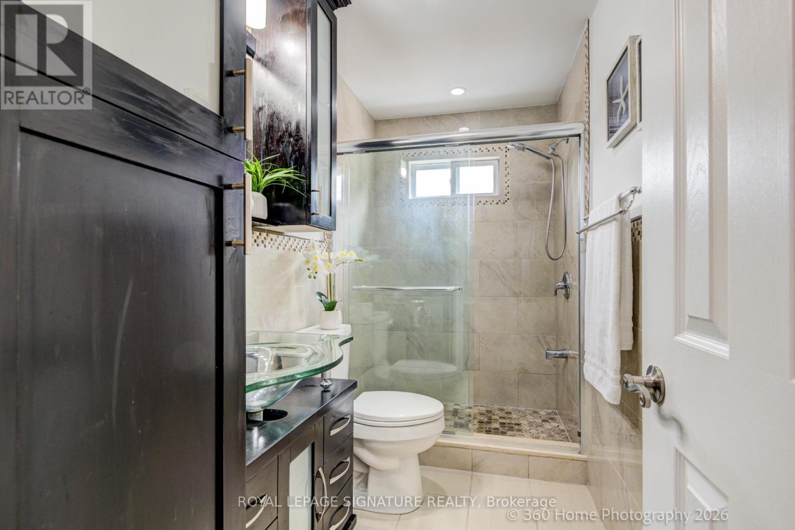 97 Donlands Avenue, Toronto, Ontario  M4J 3N9 - Photo 19 - E13455636