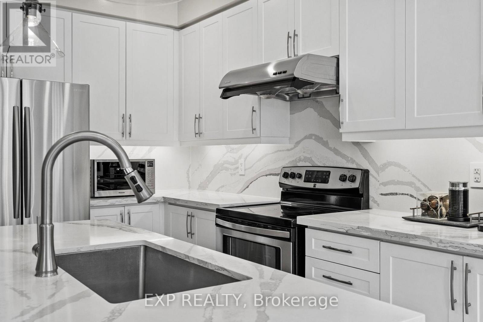 73 Riding Mountain Drive, Richmond Hill, Ontario  L4E 0V3 - Photo 10 - N13455570
