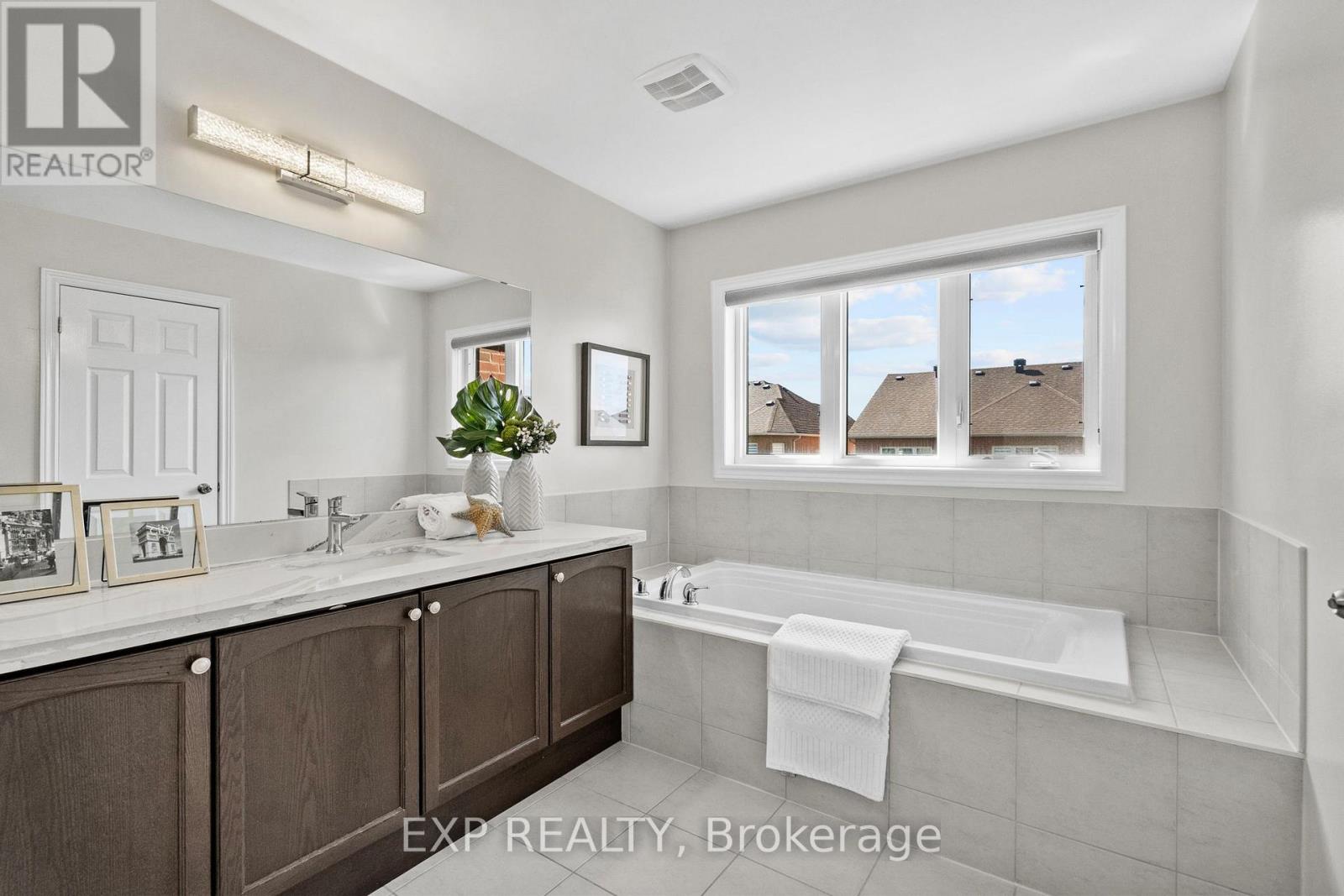 73 Riding Mountain Drive, Richmond Hill, Ontario  L4E 0V3 - Photo 19 - N13455570