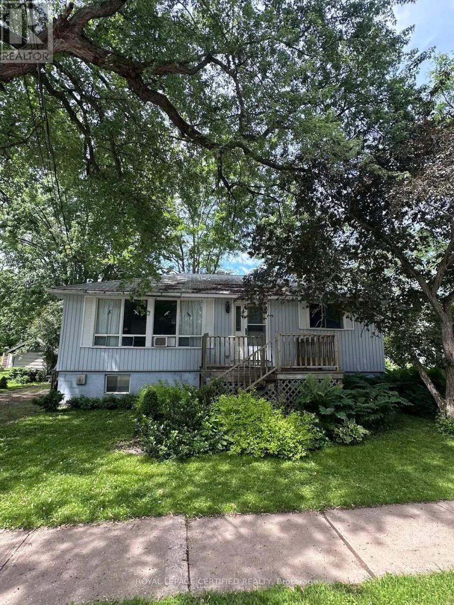 8 BUSH STREET, Severn, Ontario