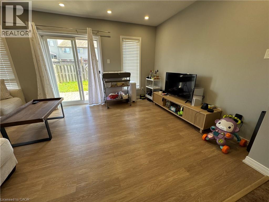 13 Sorrento Street, Kitchener, Ontario  N2R 0A4 - Photo 4 - 40840037