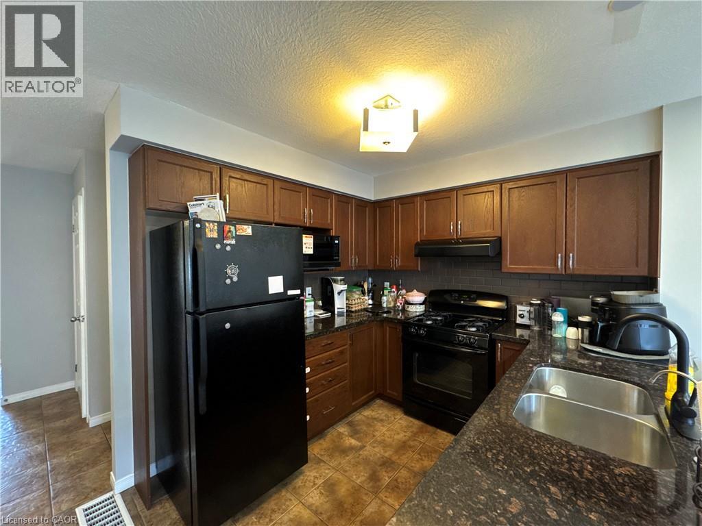 13 Sorrento Street, Kitchener, Ontario  N2R 0A4 - Photo 5 - 40840037