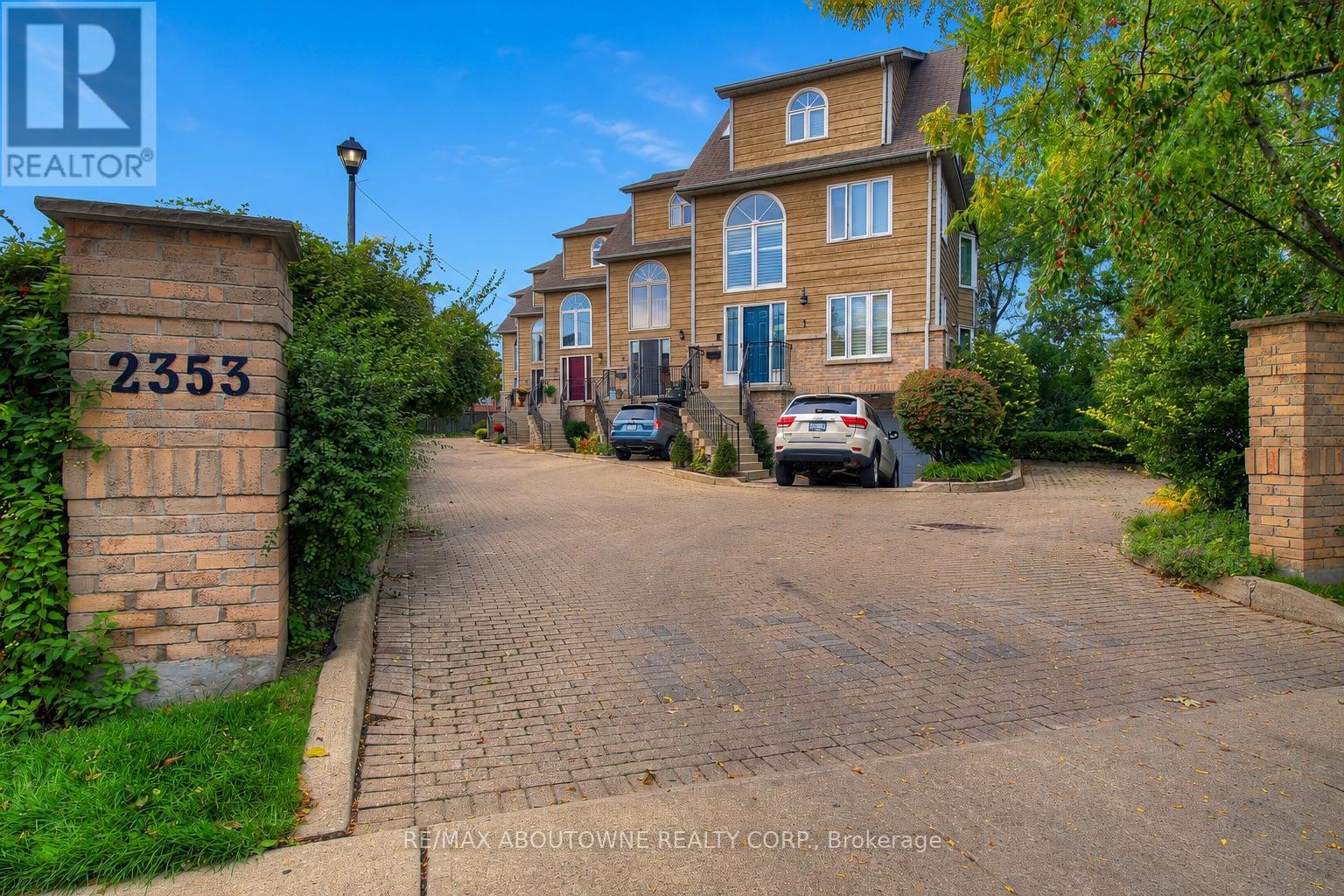 3 - 2353 Marine Drive, Oakville, Ontario  L6L 1C5 - Photo 1 - W13455486
