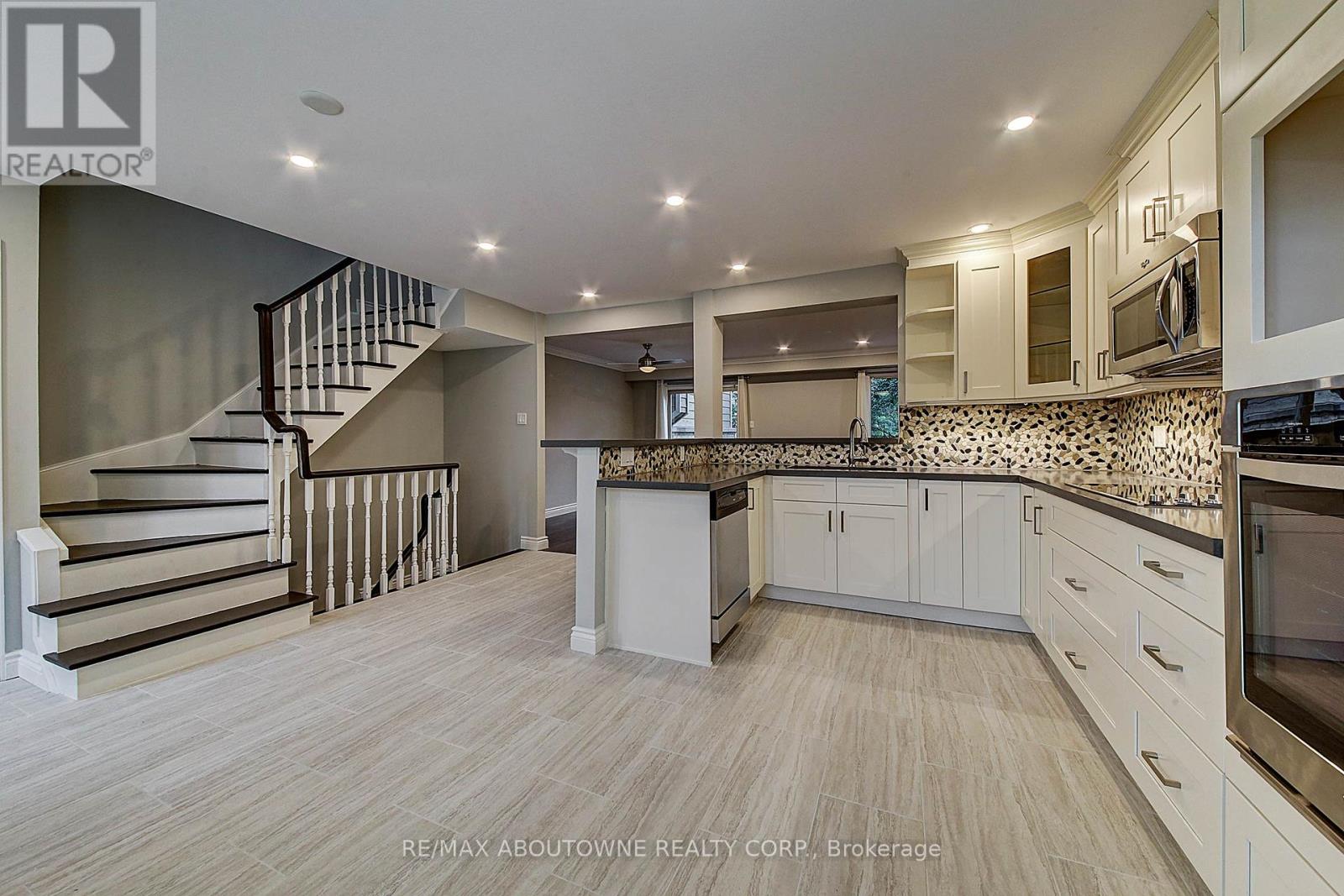 3 - 2353 Marine Drive, Oakville, Ontario  L6L 1C5 - Photo 6 - W13455486