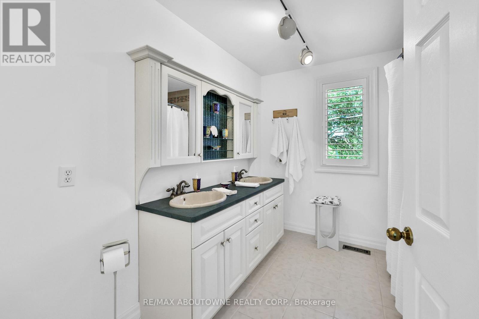 2360 8 Side Road, Burlington, Ontario  L7P 0M7 - Photo 32 - W13455578