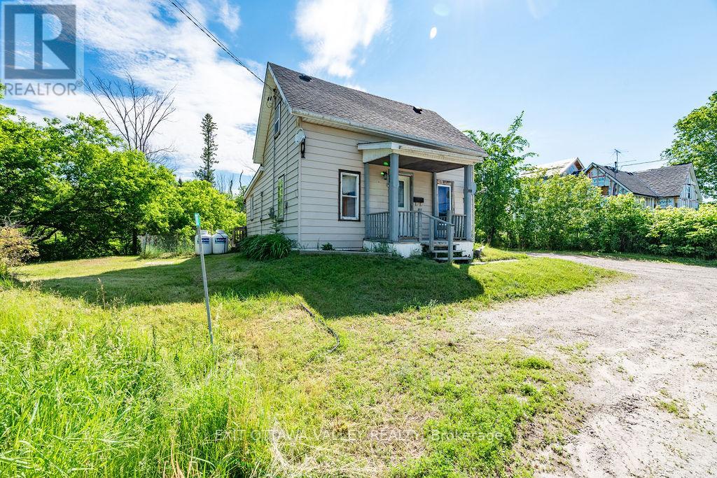 2113 Foresters Falls Road, Whitewater Region, Ontario K0J 1V0 - Photo 3 - X13455884