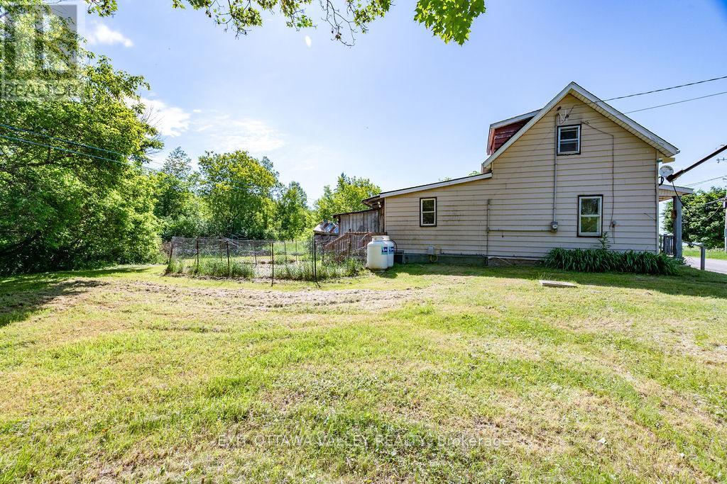 2113 Foresters Falls Road, Whitewater Region, Ontario K0J 1V0 - Photo 4 - X13455884