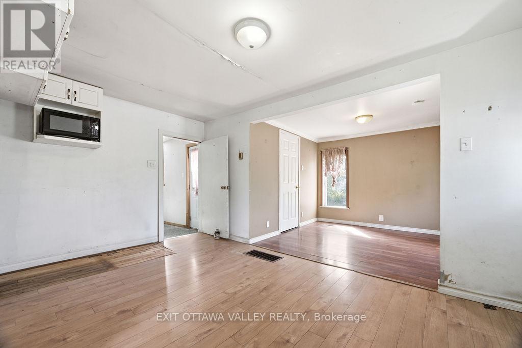 2113 Foresters Falls Road, Whitewater Region, Ontario K0J 1V0 - Photo 6 - X13455884
