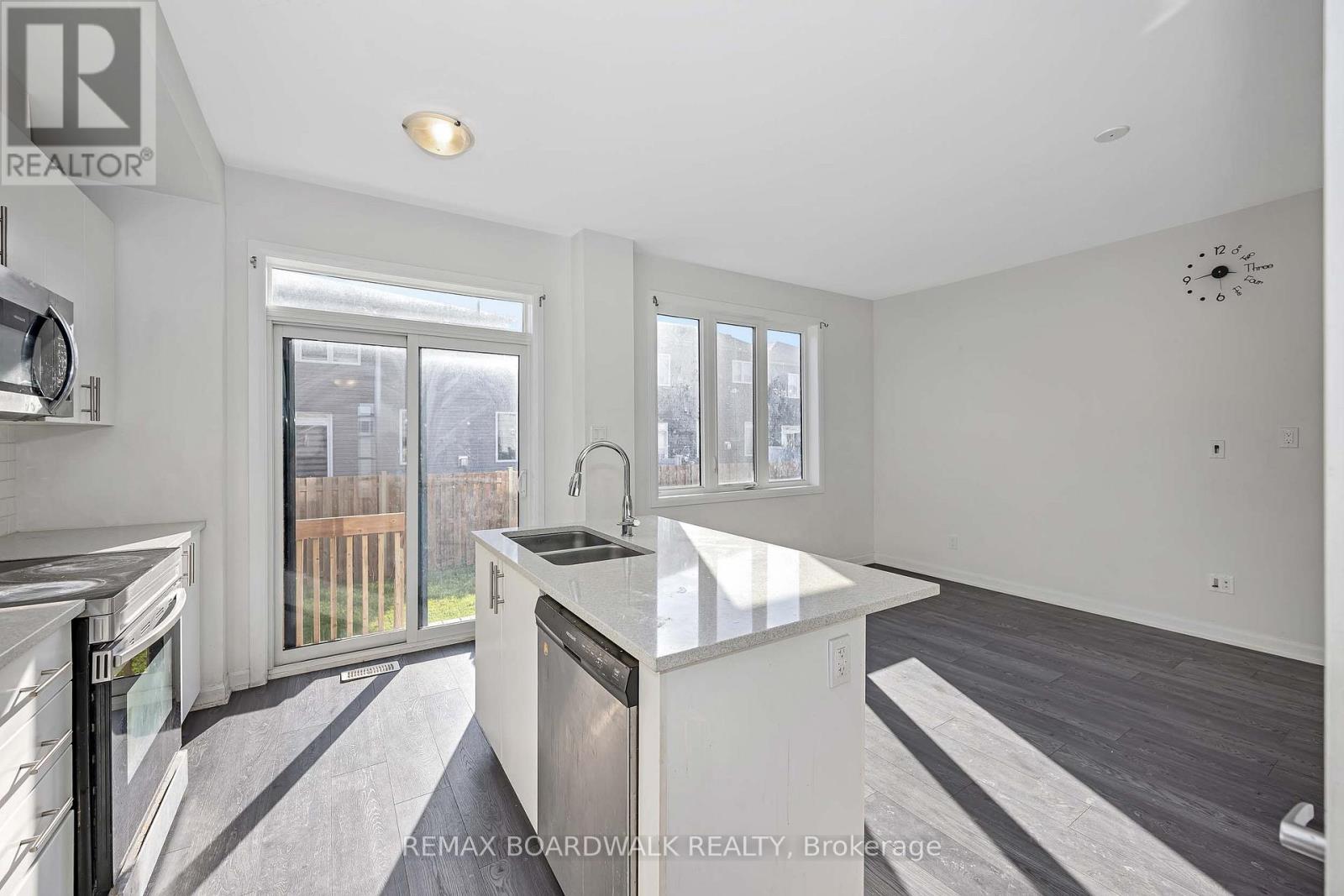 2063 Caltra Crescent, Ottawa, Ontario K2V 6V4 - Photo 16 - X13455656