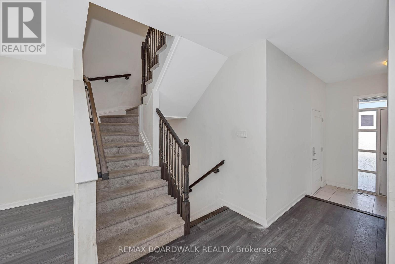 2063 Caltra Crescent, Ottawa, Ontario K2V 6V4 - Photo 18 - X13455656