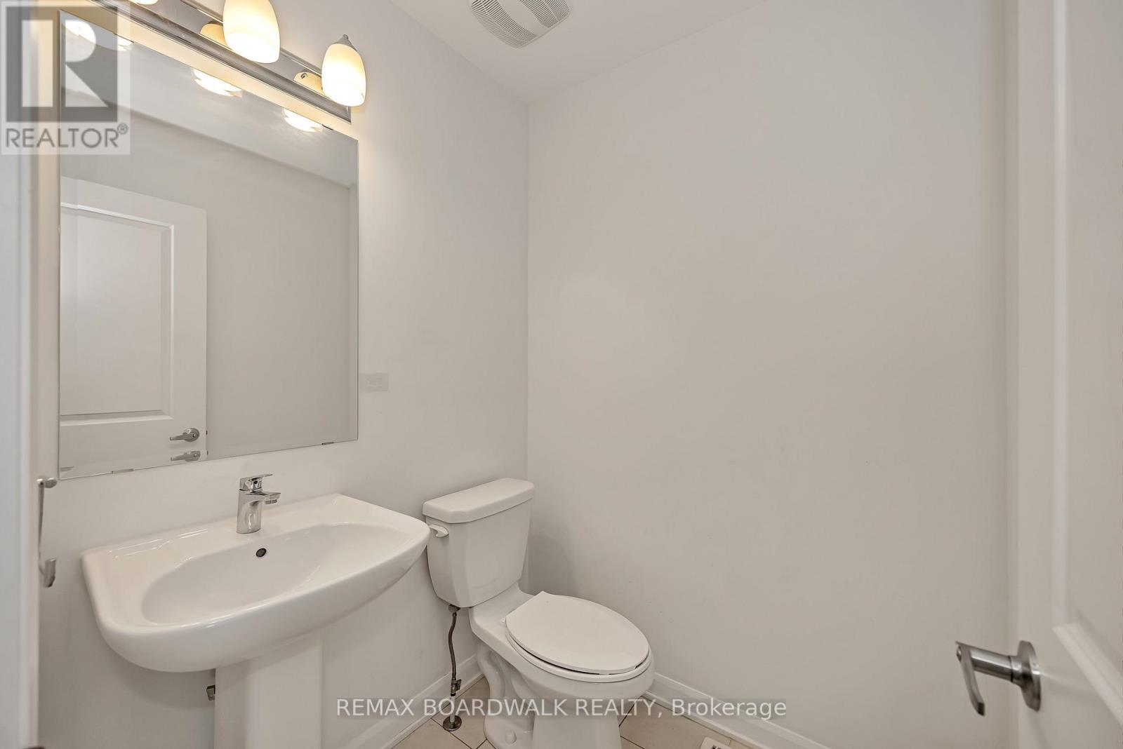 2063 Caltra Crescent, Ottawa, Ontario K2V 6V4 - Photo 5 - X13455656