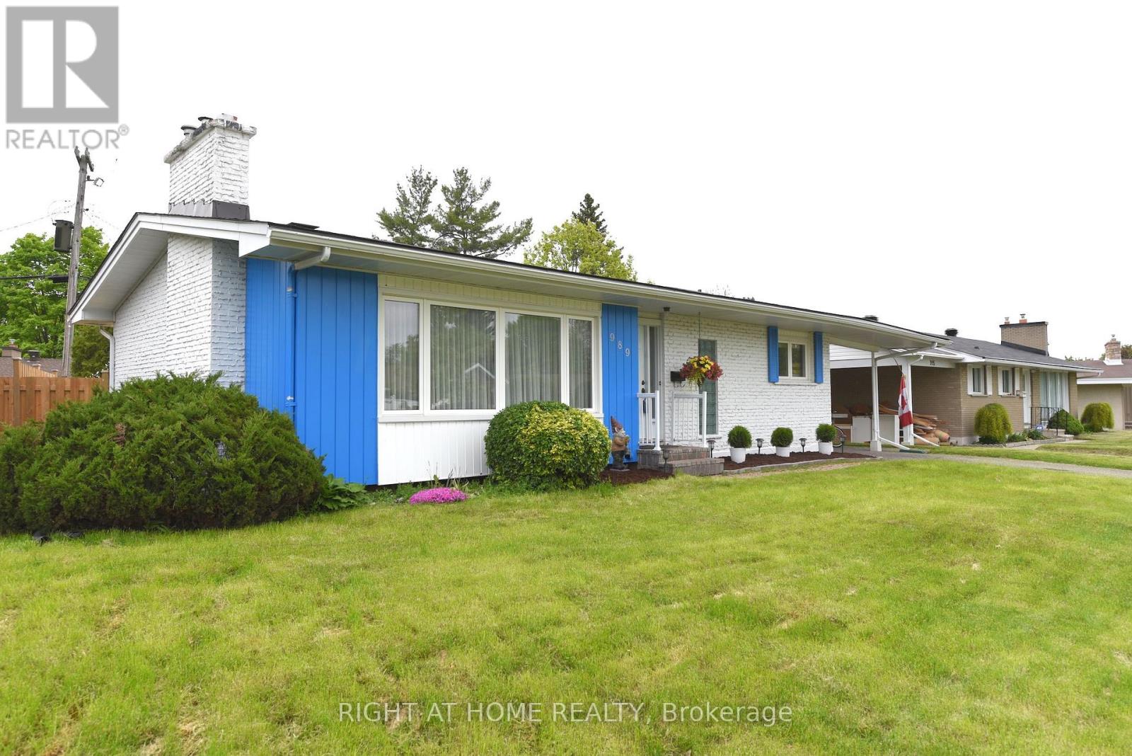 989 GOREN AVENUE, Ottawa, Ontario