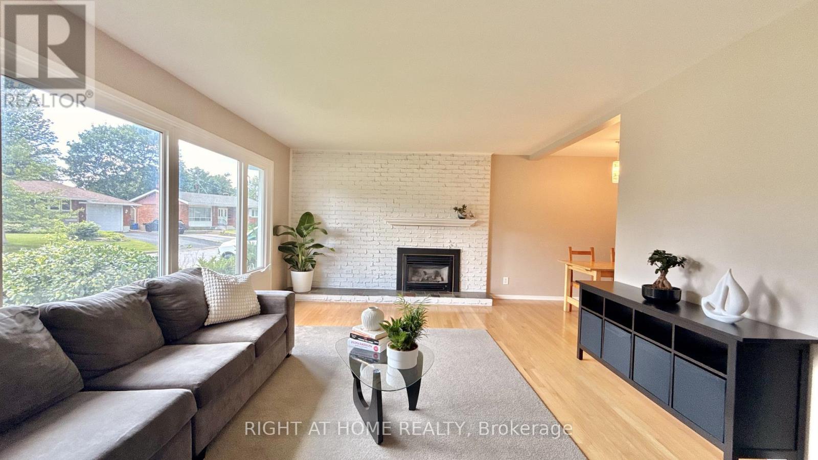 989 Goren Avenue, Ottawa, Ontario K1G 2T8 - Photo 2 - X13455664