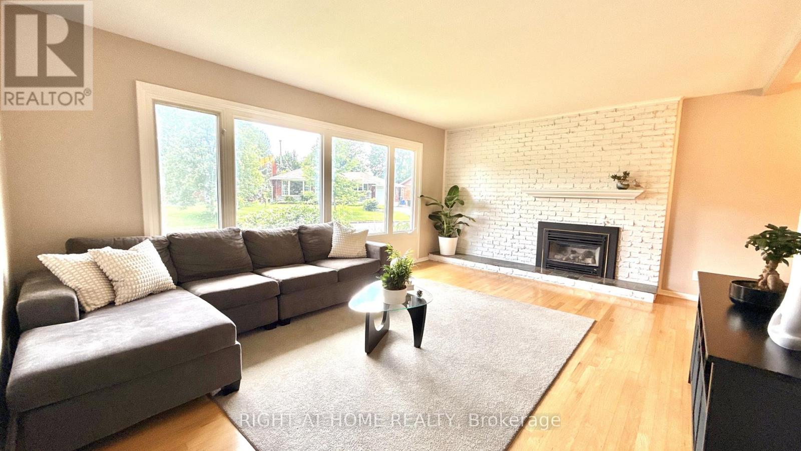 989 Goren Avenue, Ottawa, Ontario K1G 2T8 - Photo 3 - X13455664