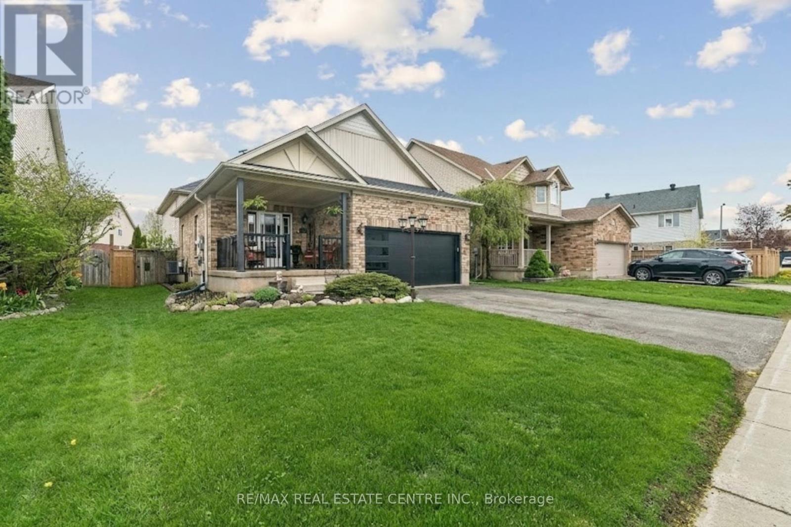 704 RUSSEL COURT, Shelburne, Ontario