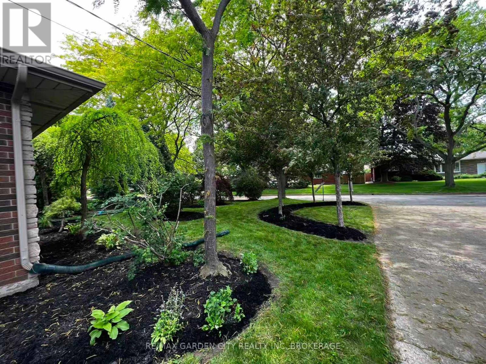 15 Black Friars Road, St. Catharines, Ontario  L2N 2M8 - Photo 5 - X13455760