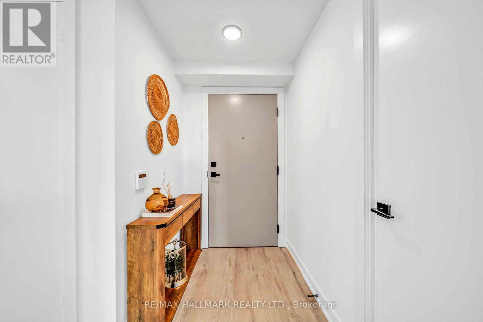 1703 - 327 King Street W, Toronto, Ontario  M5V 0W7 - Photo 7 - C13455700