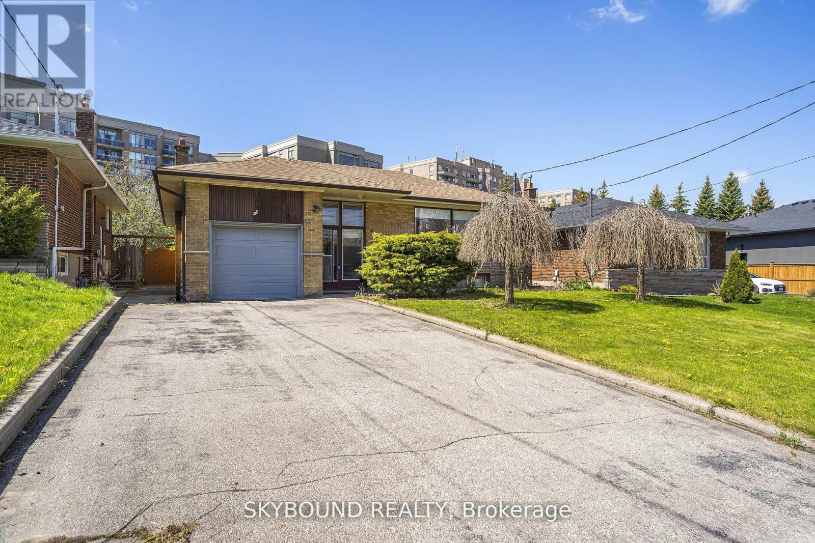 44 Tinder Crescent, Toronto, Ontario  M4A 1L3 - Photo 2 - C13455738