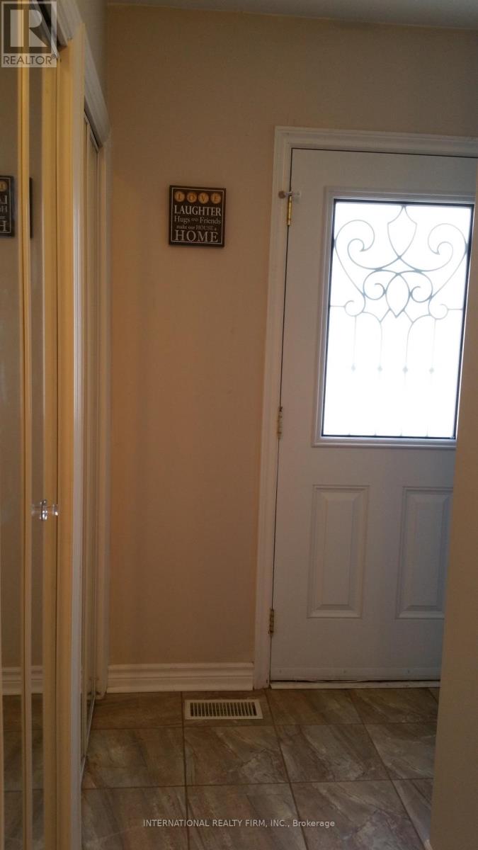 Main House - 216 Bogert Avenue, Toronto, Ontario  M2N 1L3 - Photo 18 - C13455816