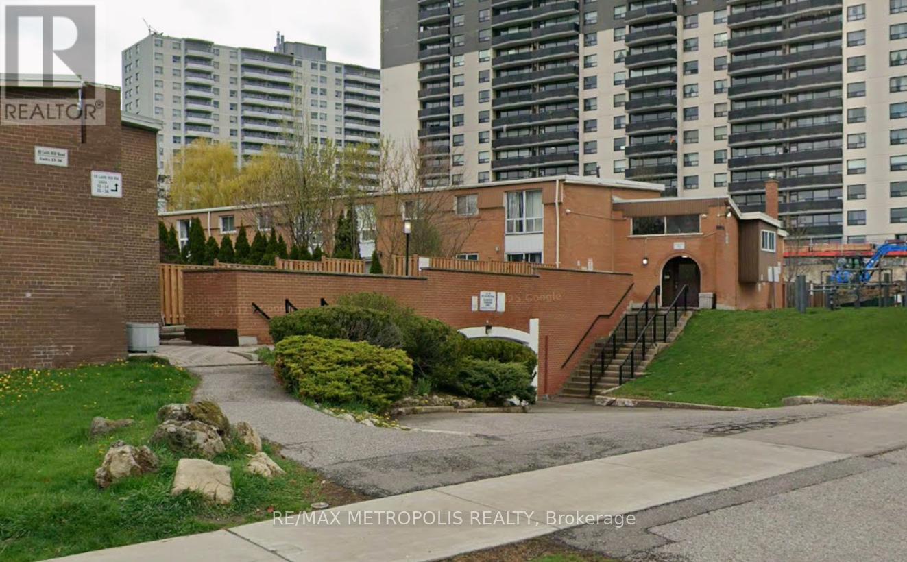 11 - 10 LEITH HILL ROAD, Toronto, Ontario