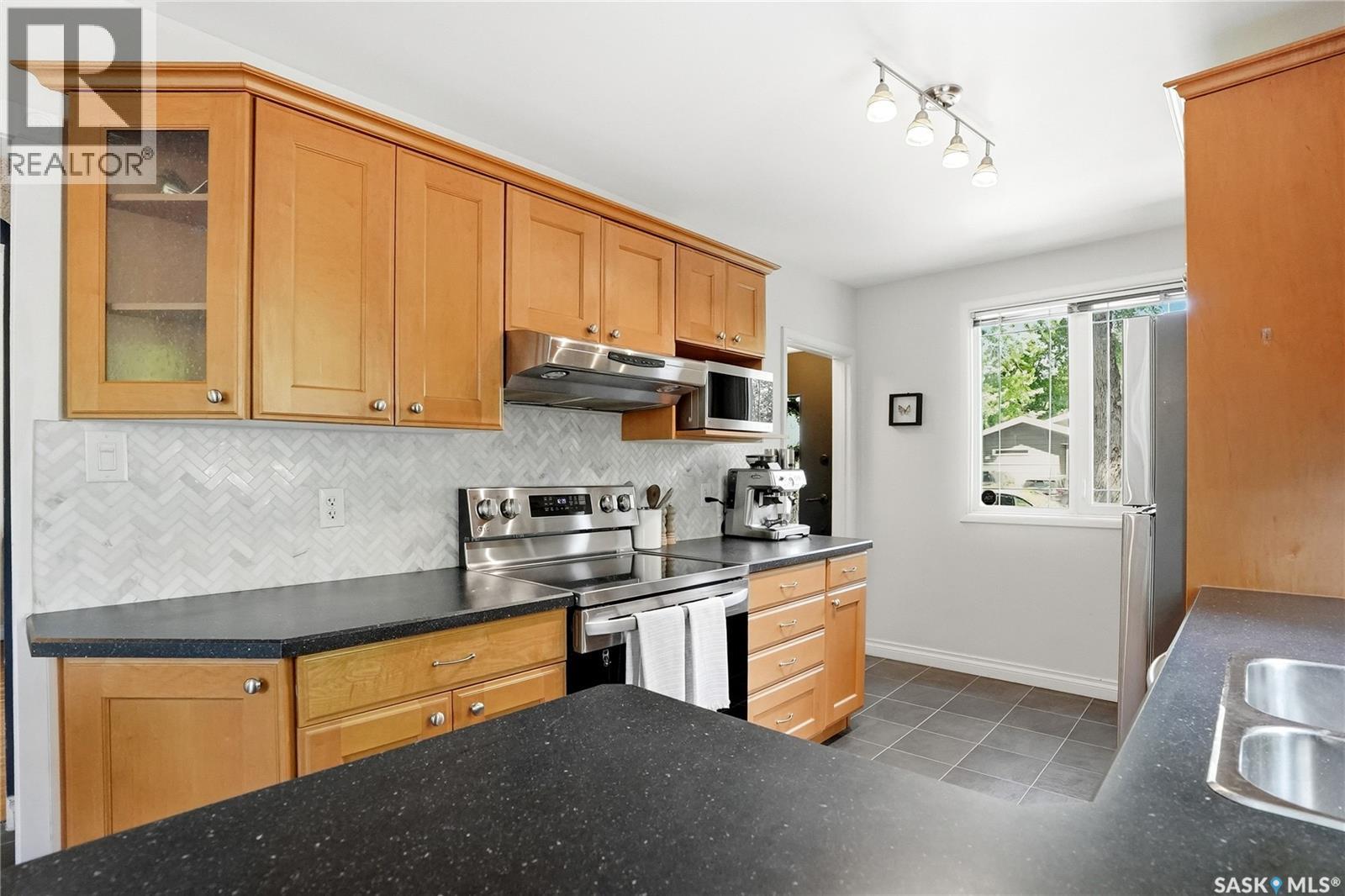 114 7th Street E, Saskatoon, Saskatchewan  S7H 0W8 - Photo 4 - SK039715