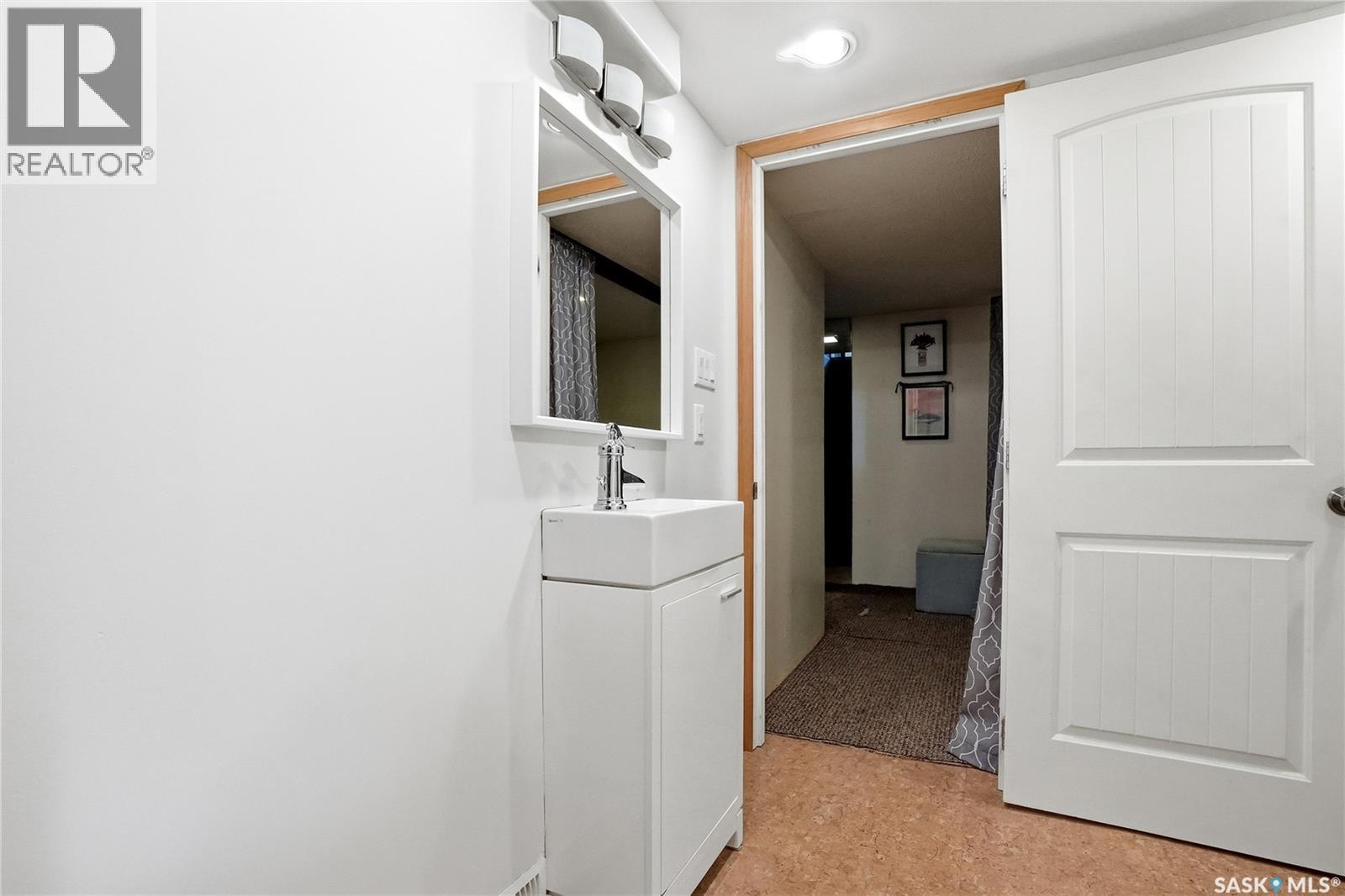 114 7th Street E, Saskatoon, Saskatchewan  S7H 0W8 - Photo 41 - SK039715