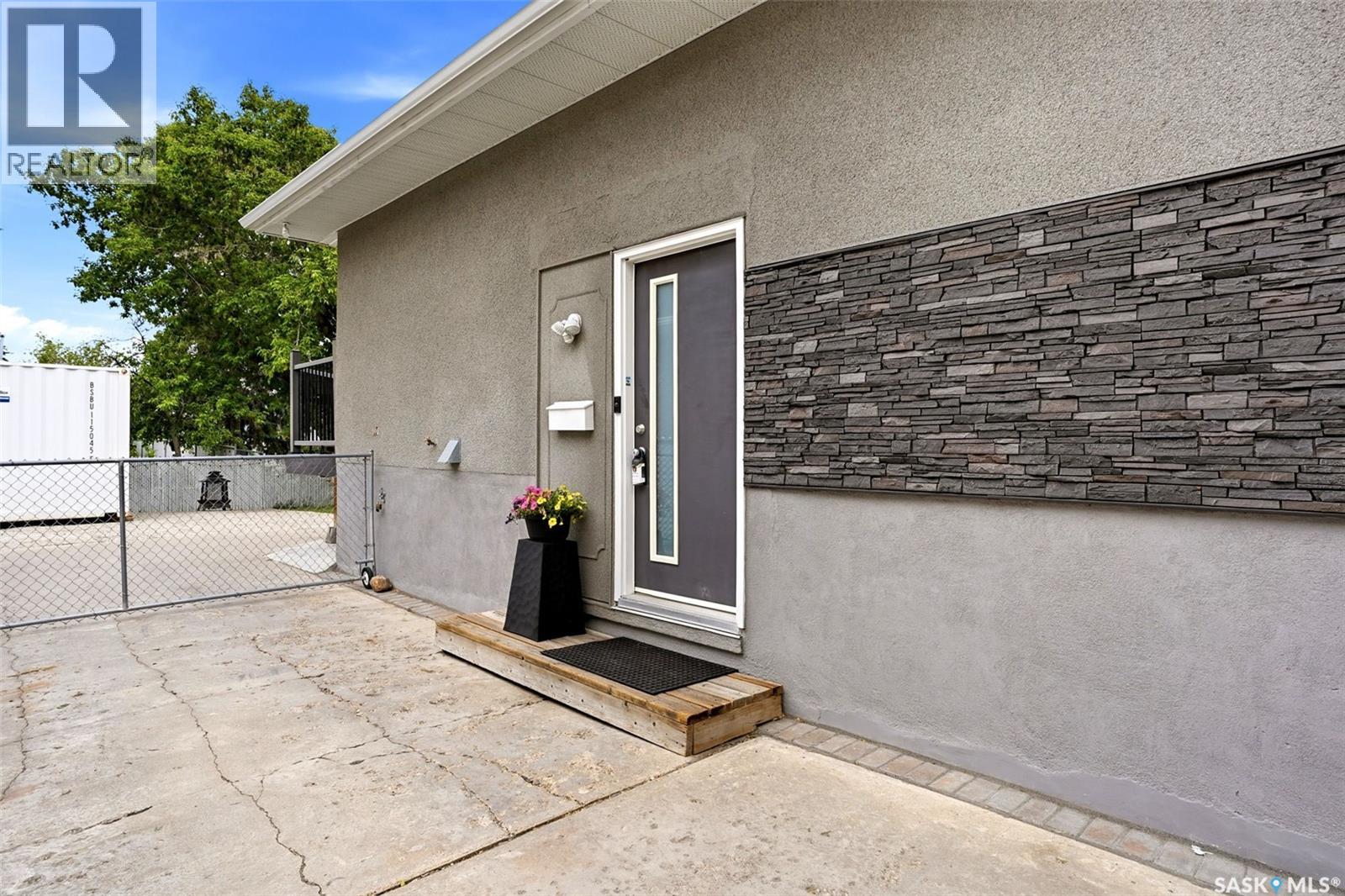 18 Fisher Street, Regina, Saskatchewan  S4N 1N6 - Photo 31 - SK039486
