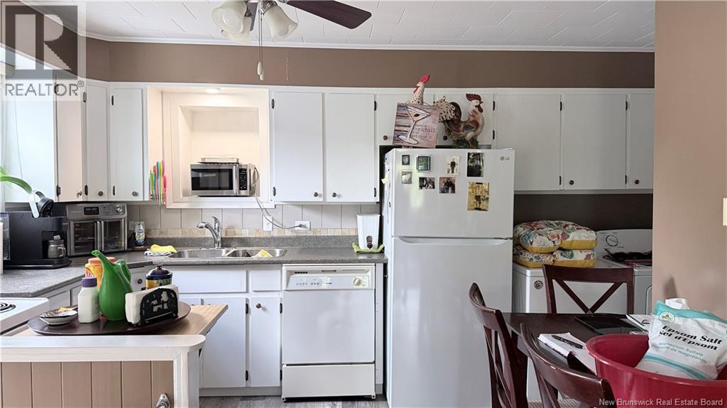 221 Barrett, Perth-Andover, New Brunswick  E7A 1E1 - Photo 8 - NB142143