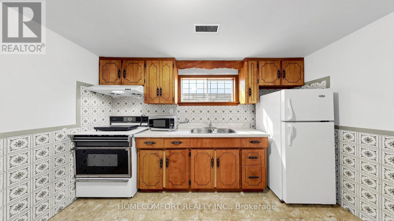 76 Barrington Avenue, Toronto, Ontario  M4C 4Z1 - Photo 33 - E13455688