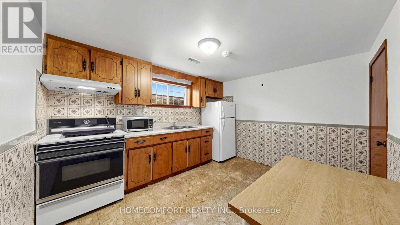 76 Barrington Avenue, Toronto, Ontario  M4C 4Z1 - Photo 34 - E13455688