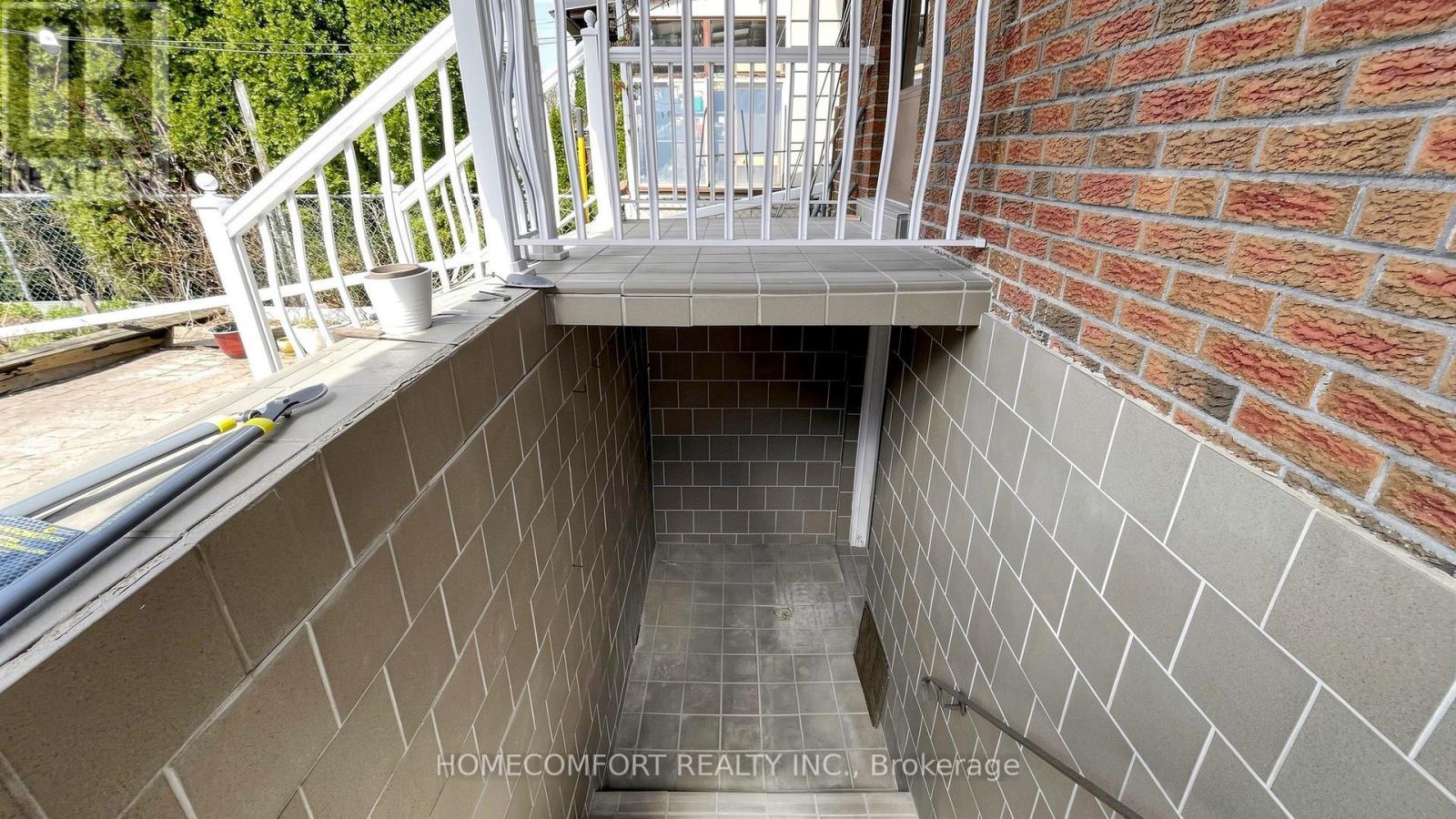 76 Barrington Avenue, Toronto, Ontario  M4C 4Z1 - Photo 47 - E13455688