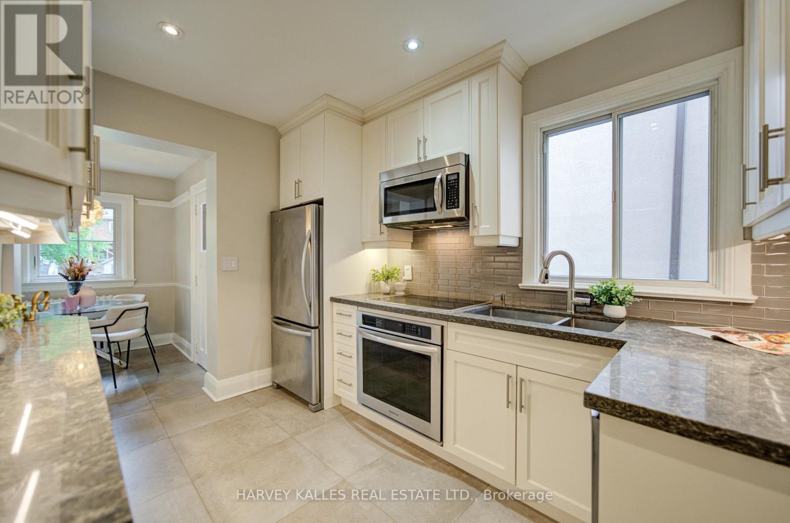 62 Roe Avenue, Toronto, Ontario  M5M 2H7 - Photo 13 - C13455276