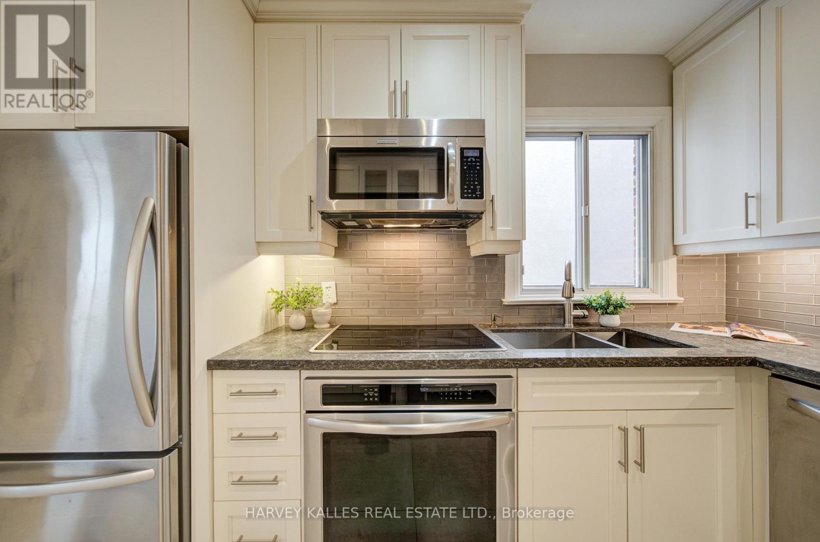 62 Roe Avenue, Toronto, Ontario  M5M 2H7 - Photo 14 - C13455276