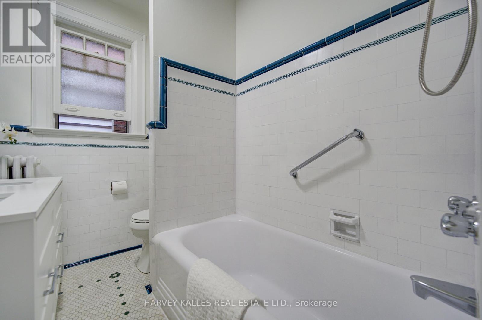 62 Roe Avenue, Toronto, Ontario  M5M 2H7 - Photo 28 - C13455276