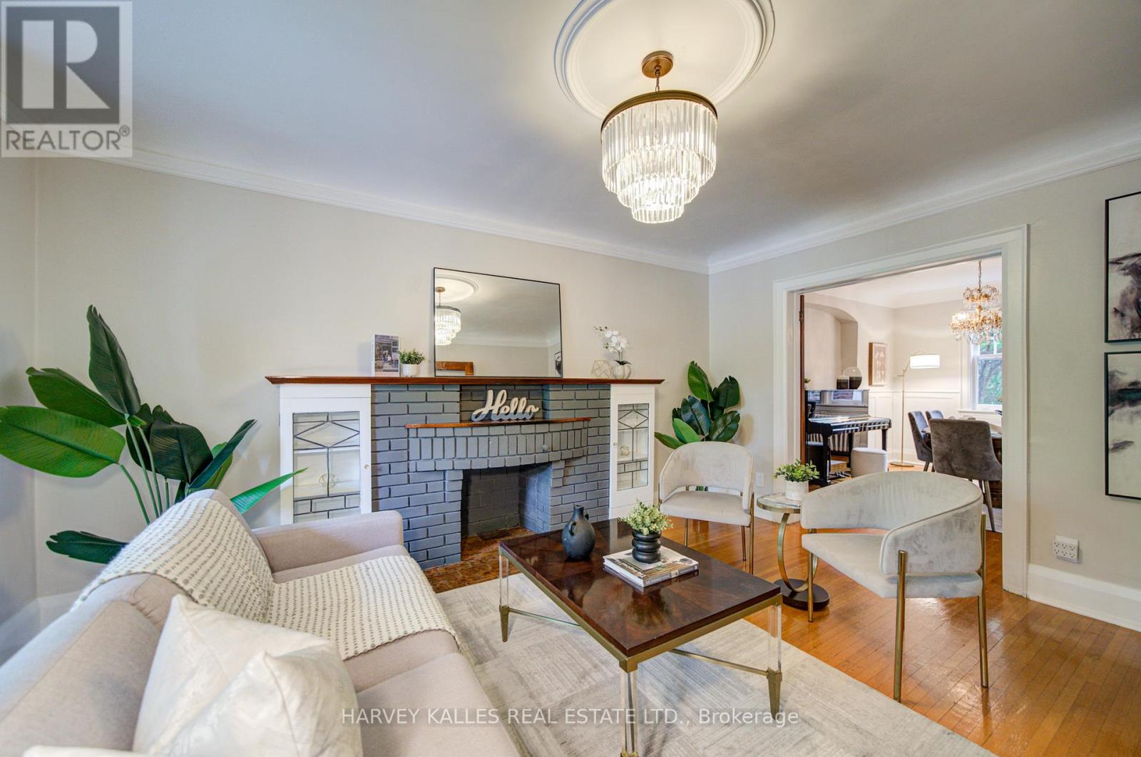 62 Roe Avenue, Toronto, Ontario  M5M 2H7 - Photo 5 - C13455276