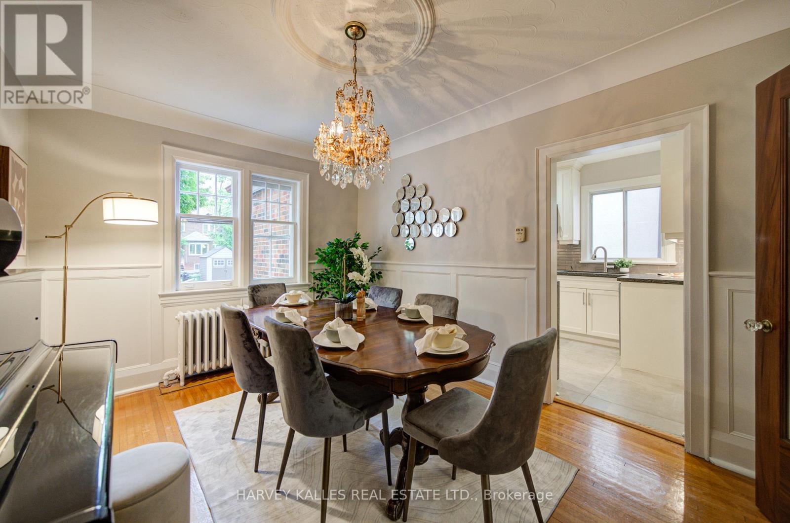 62 Roe Avenue, Toronto, Ontario  M5M 2H7 - Photo 9 - C13455276