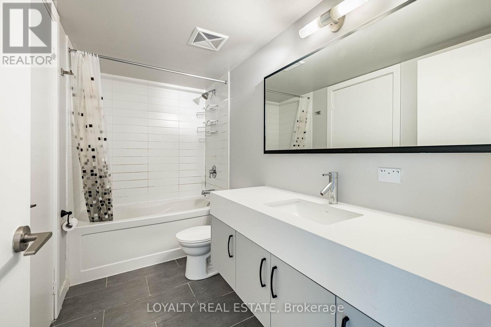 1206 - 126 Simcoe Street, Toronto, Ontario  M5H 4E6 - Photo 21 - C13438350