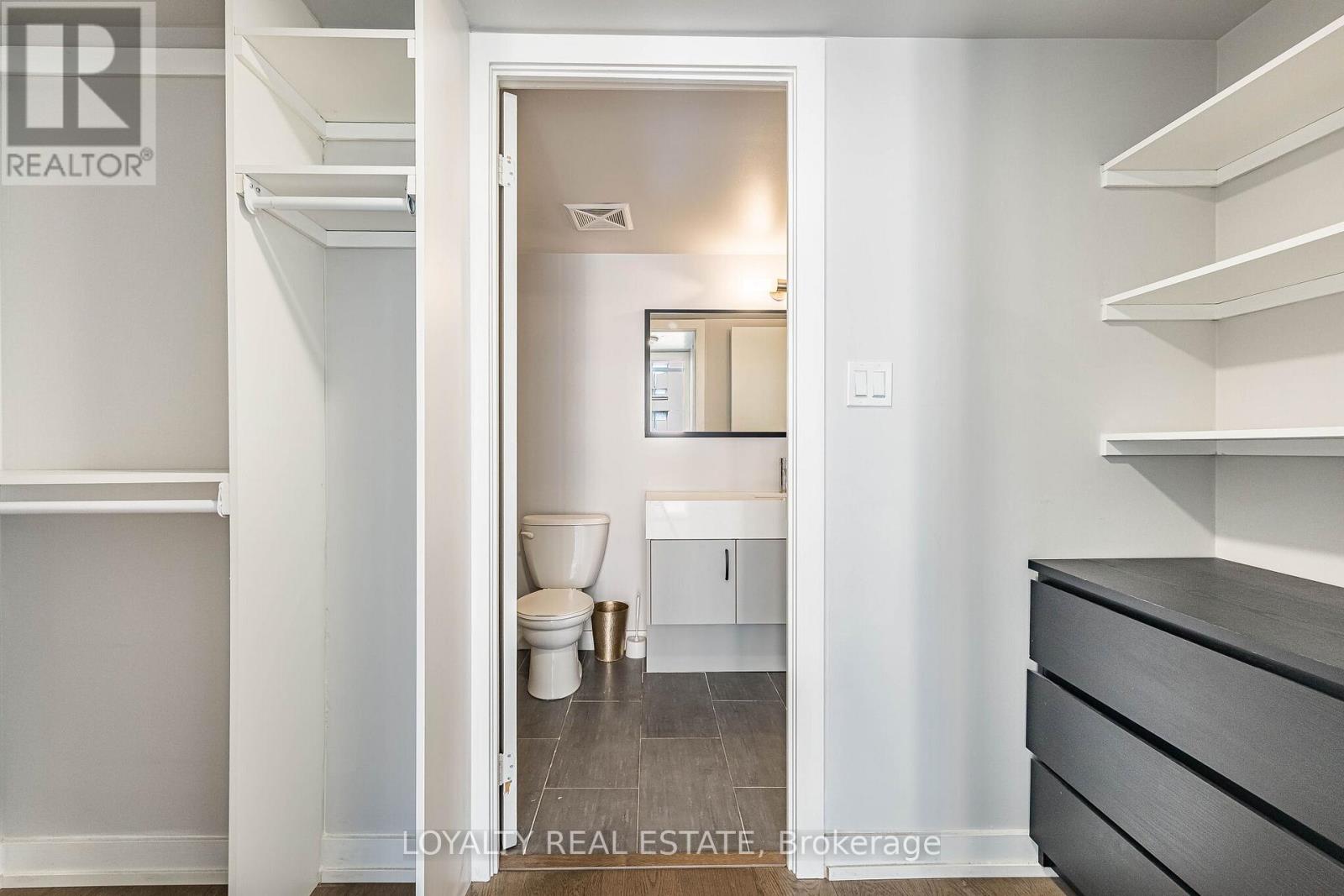 1206 - 126 Simcoe Street, Toronto, Ontario  M5H 4E6 - Photo 17 - C13438350
