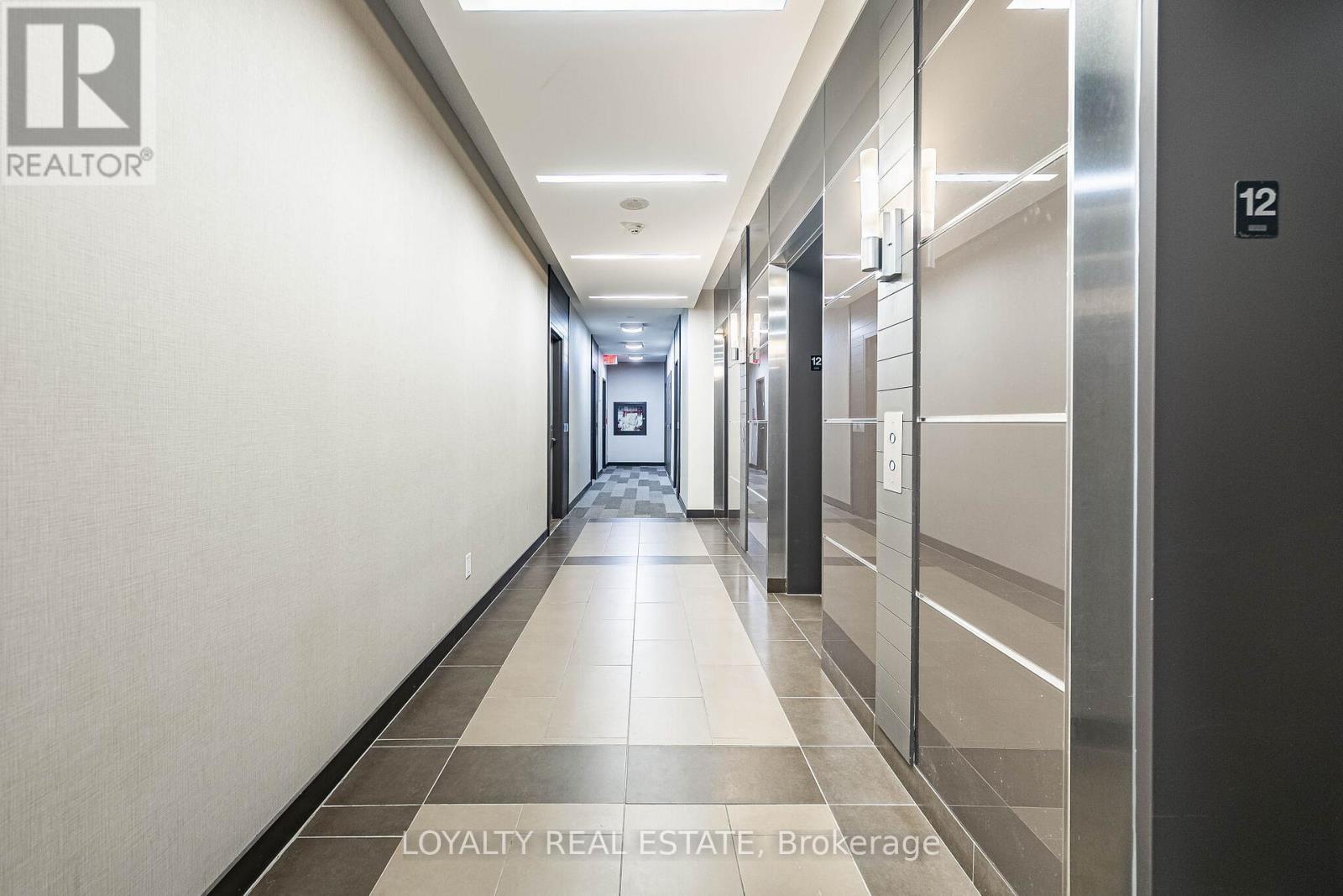 1206 - 126 Simcoe Street, Toronto, Ontario  M5H 4E6 - Photo 4 - C13438350