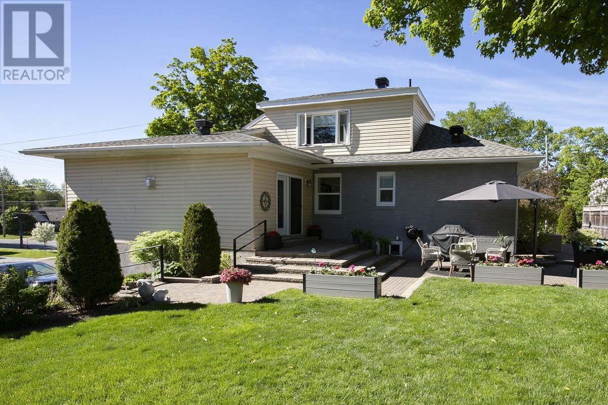 1354 Queen St E, Sault Ste. Marie, Ontario  P6A 2E8 - Photo 11 - SM261370