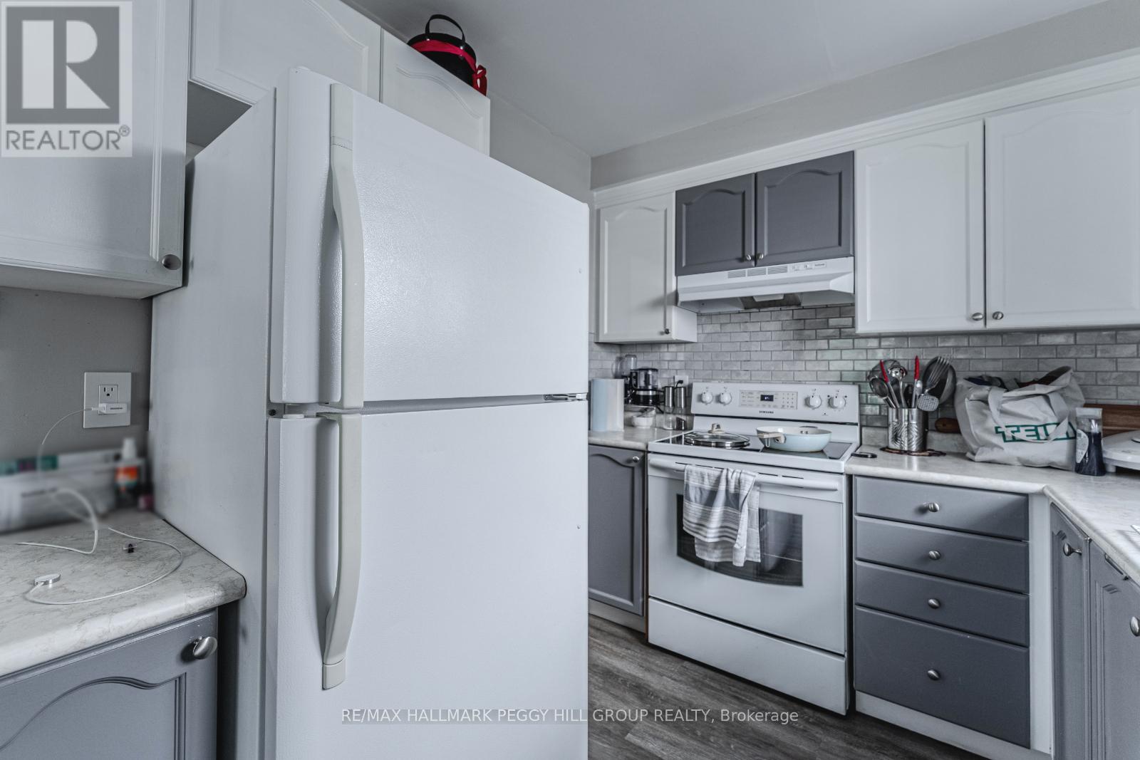 67 Wessenger Drive, Barrie, Ontario  L4N 8P8 - Photo 5 - S13456004