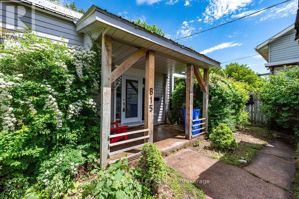 815 Pembroke Street W, Pembroke, Ontario  K8A 5P5 - Photo 3 - X12748076