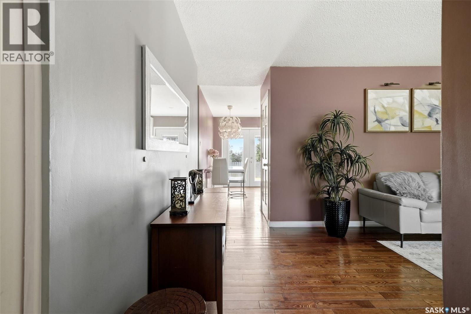 39 Bothwell Crescent, Regina, Saskatchewan  S4R 5Y7 - Photo 5 - SK039671