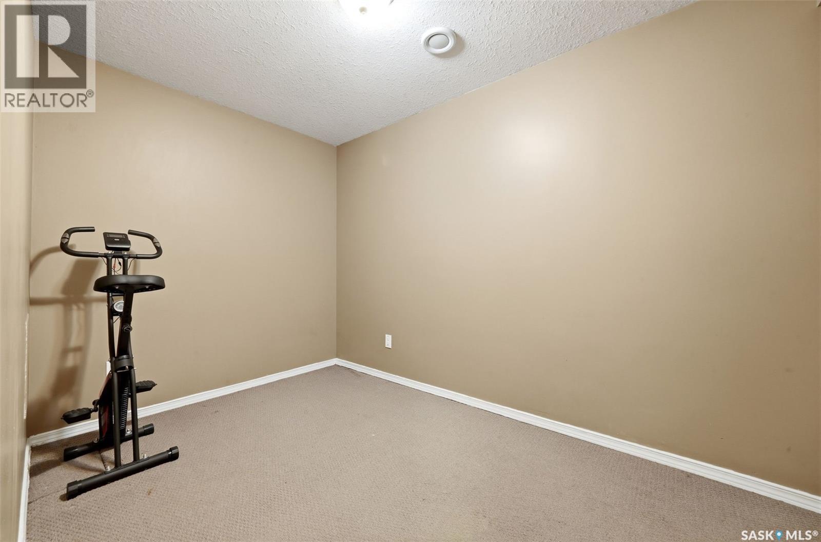 39 Bothwell Crescent, Regina, Saskatchewan  S4R 5Y7 - Photo 36 - SK039671
