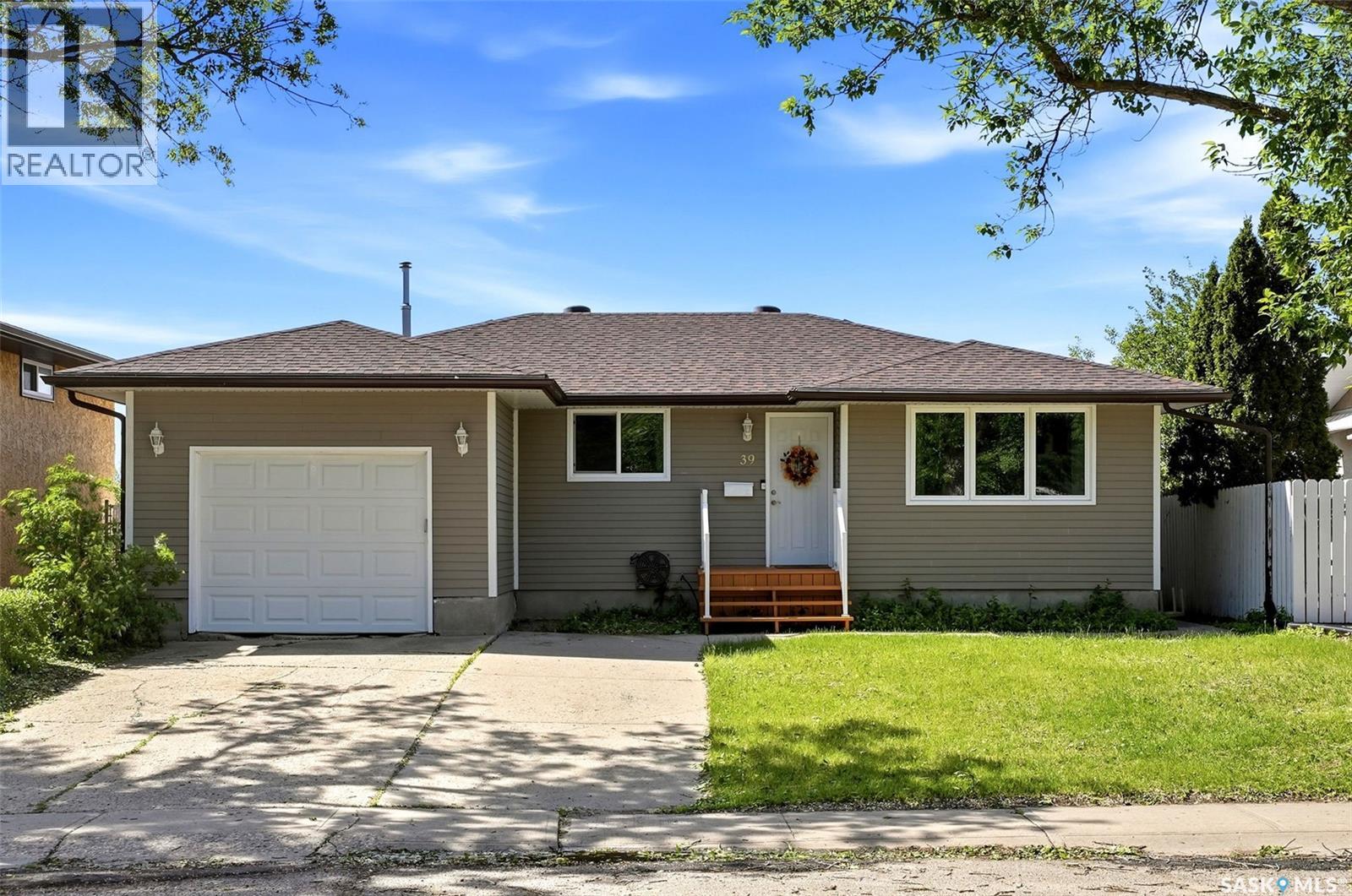 39 Bothwell CRESCENT, Regina, Saskatchewan