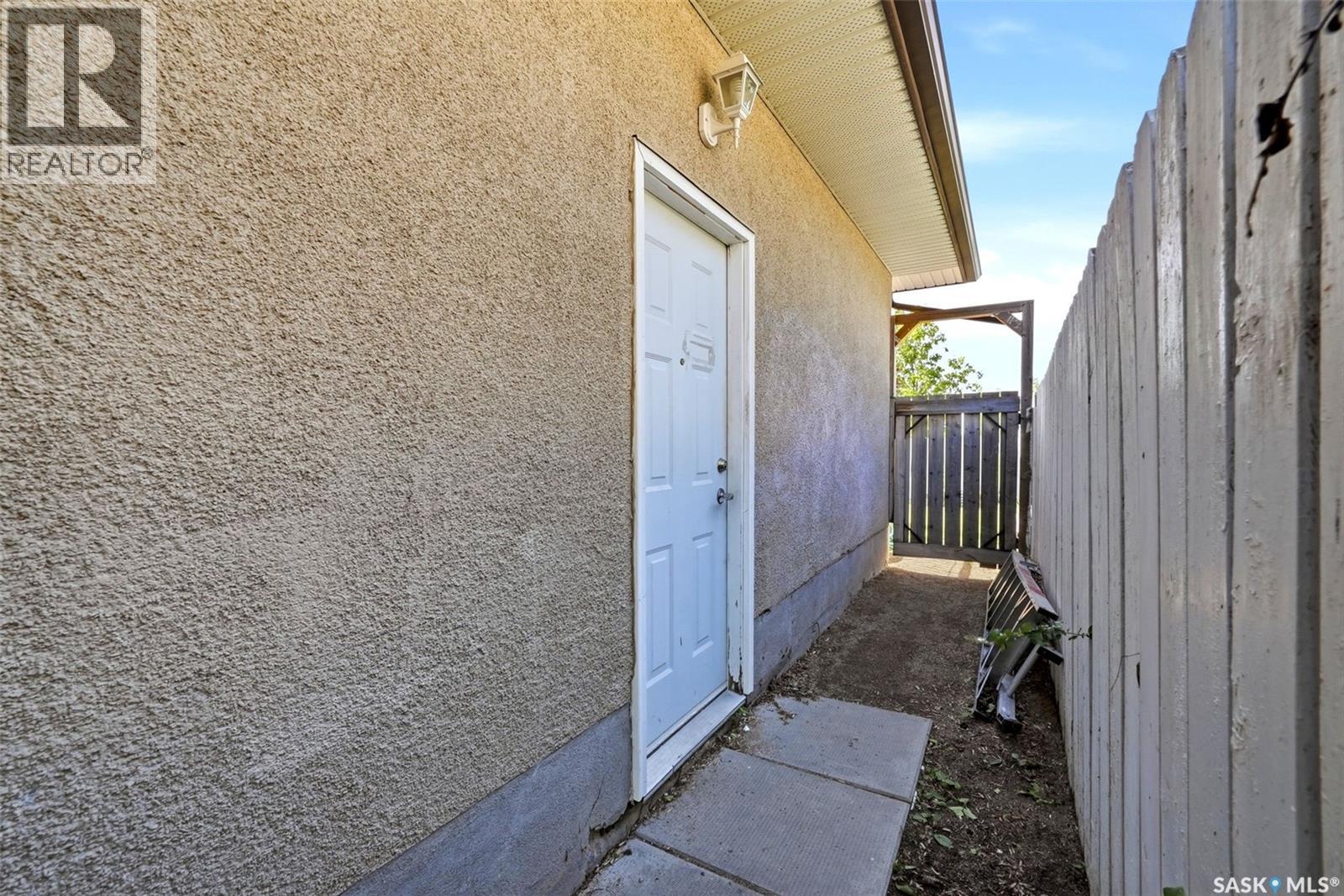 39 Bothwell Crescent, Regina, Saskatchewan  S4R 5Y7 - Photo 42 - SK039671